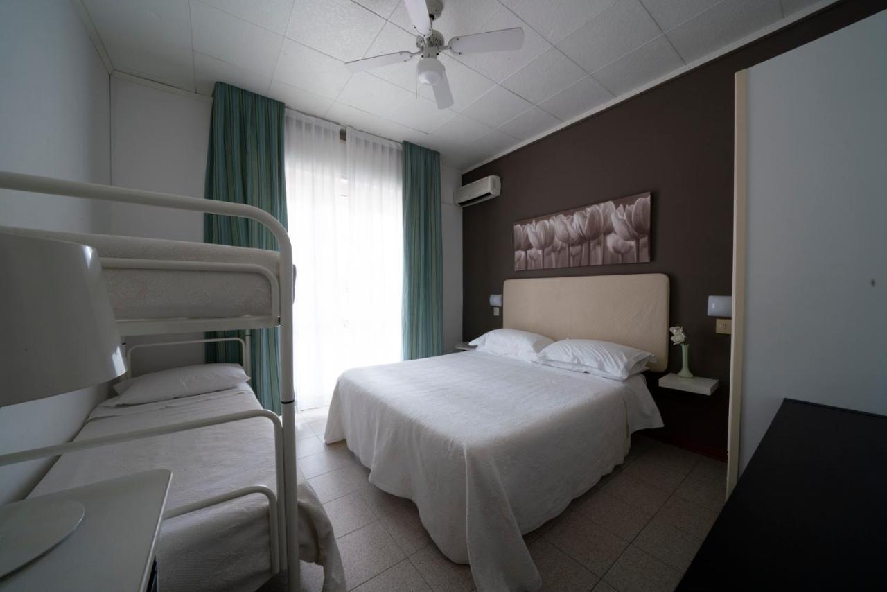 Hotel Maarea Milano Marittima Bagian luar foto