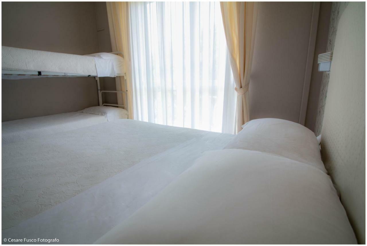 Hotel Maarea Milano Marittima Bagian luar foto